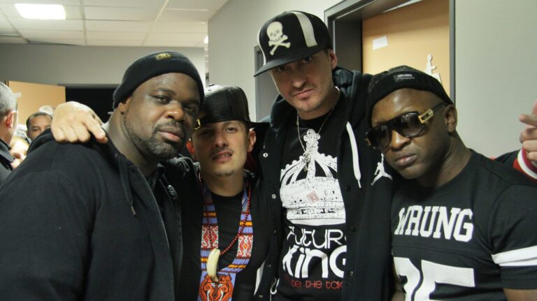 La cliiqua DJ akil